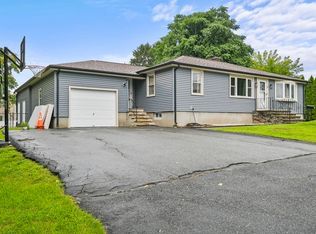 17 Hampton St, Worcester, MA 01604