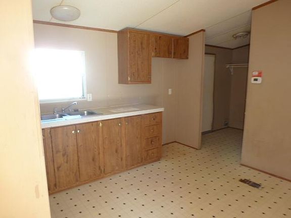 5th image of 303 Dobbins Pike