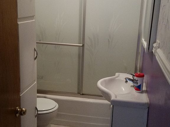 5th image of 211 N 11th St