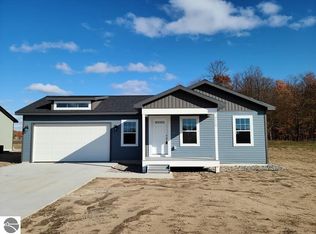 2115 Staghorn Ave, Grawn, MI 49637