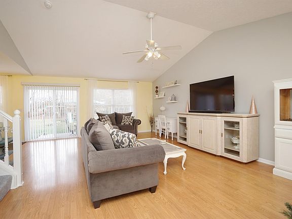5th image of 820 Weeping Willow Ln