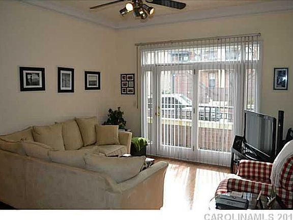3rd image of 615 Garden District Dr #615