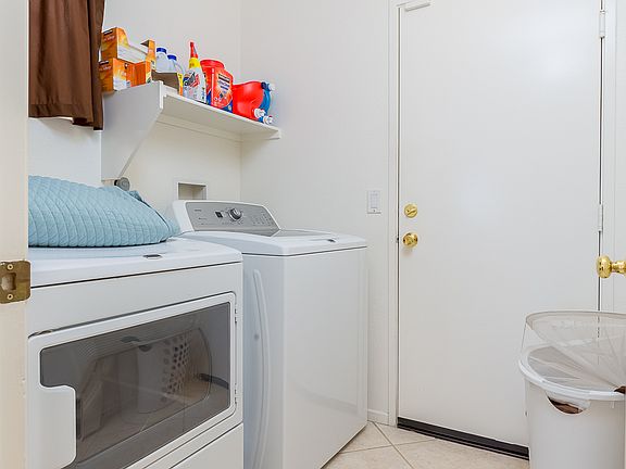 4th image of 6343 Avenida De Las Vistas Unit 3