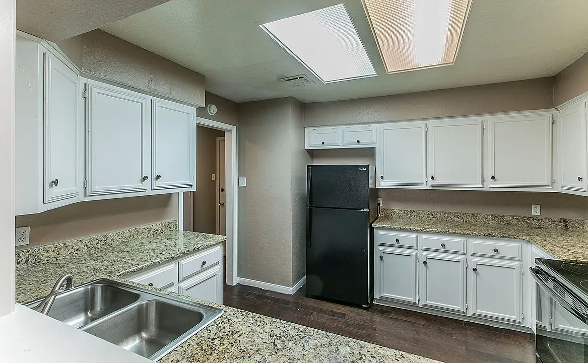 2 bed, 2.0 bath, $1,560 — Photo 4