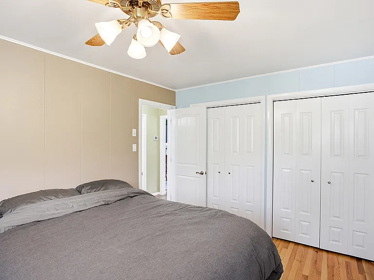 814 Stuart St — Photo 12