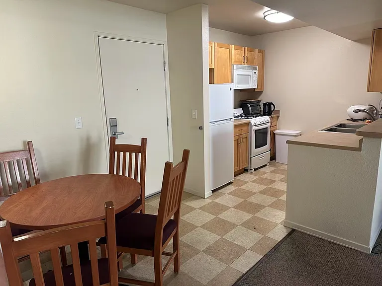 825 Weyburn Ter — Photo 1