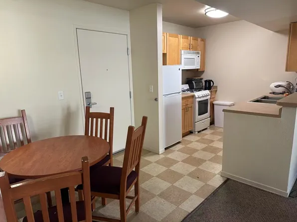 825 Weyburn Ter, Los Angeles, CA 90024