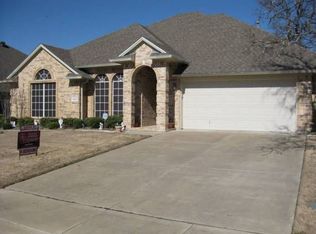 843 Huebner Way, Burleson, TX 76028