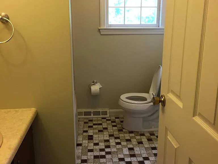 107-109 Commercial St #1 — Photo 8