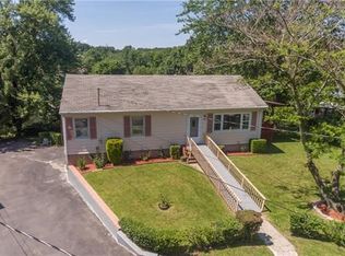 16 Hickory Ter, Middletown, NY 10940