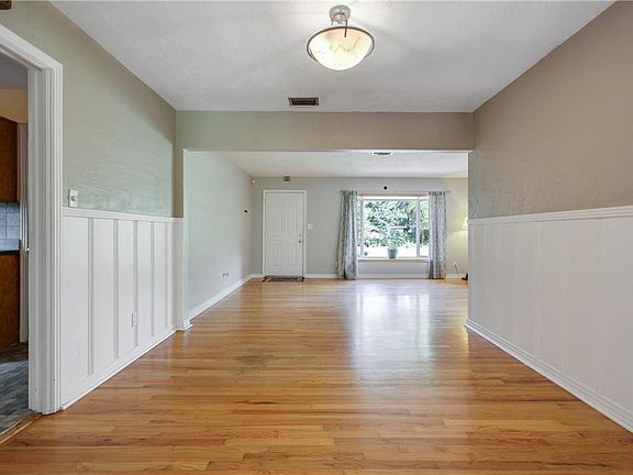 4th image of 2816 Wessex St