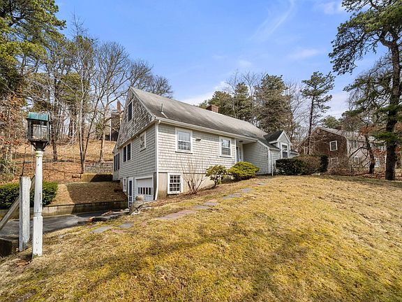 3rd image of 25 Wood Valley Road