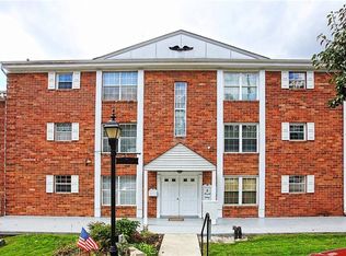 5 Hiland Valley Dr APT 504, Pittsburgh, PA 15229