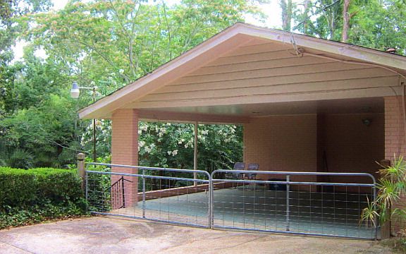4th image of 1002 Brookhaven Dr