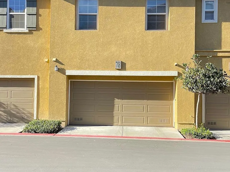 708 Portside Pl — Photo 7