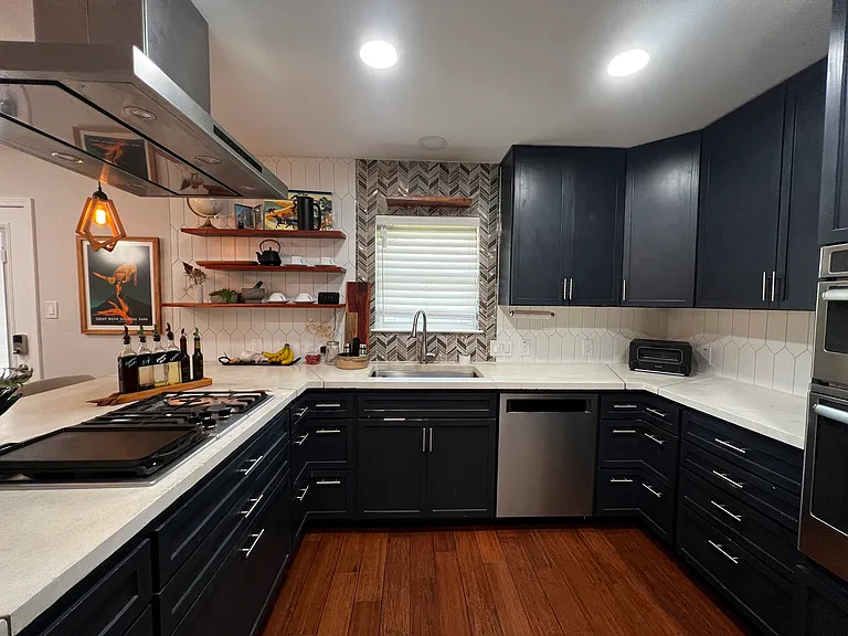 5305 Cloverdale Ln — Photo 6