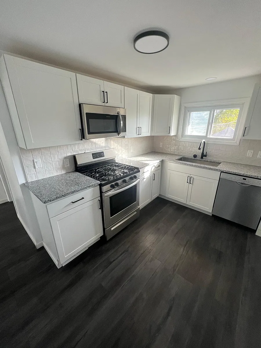 Kitchen - 167 Commonwealth Ave