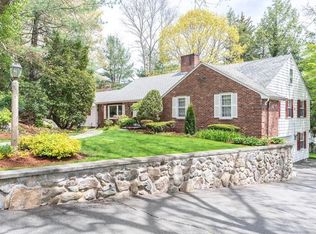 4 Kings Rd, Lynnfield, MA 01940