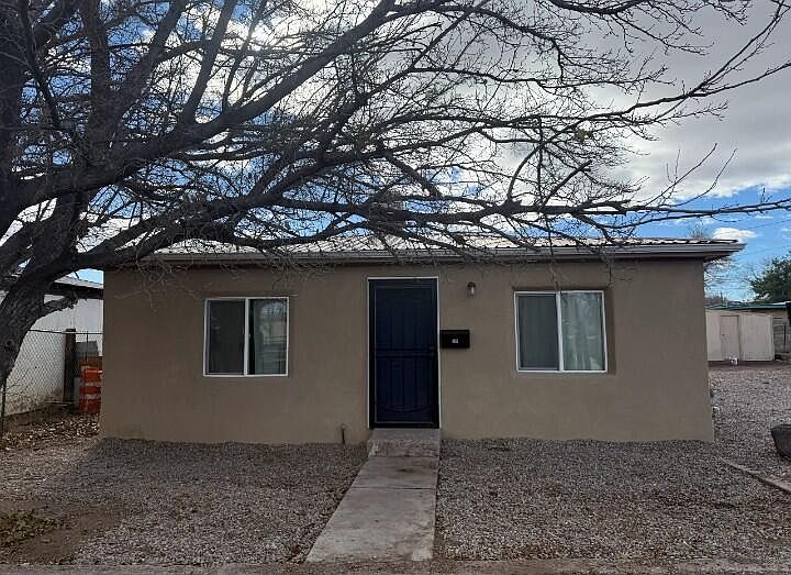 1st image of 810 Padilla Pl