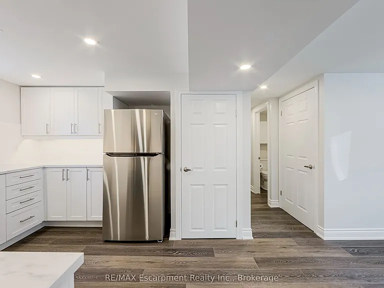325 E 32nd St #2 — Photo 12