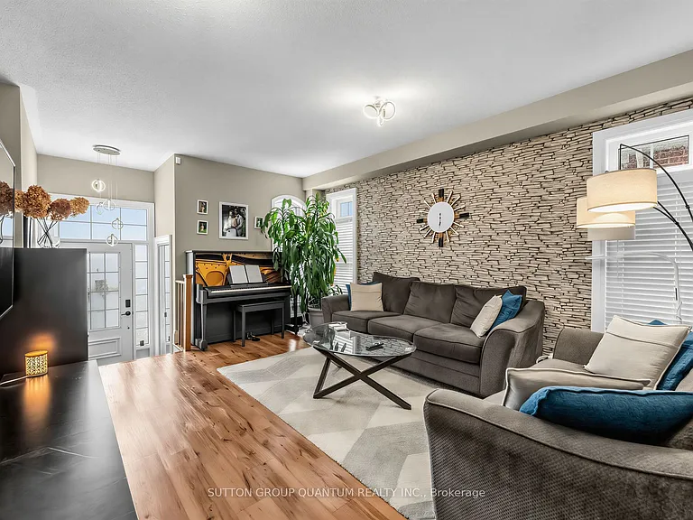 581 Grant Way #UPPER — Photo 5