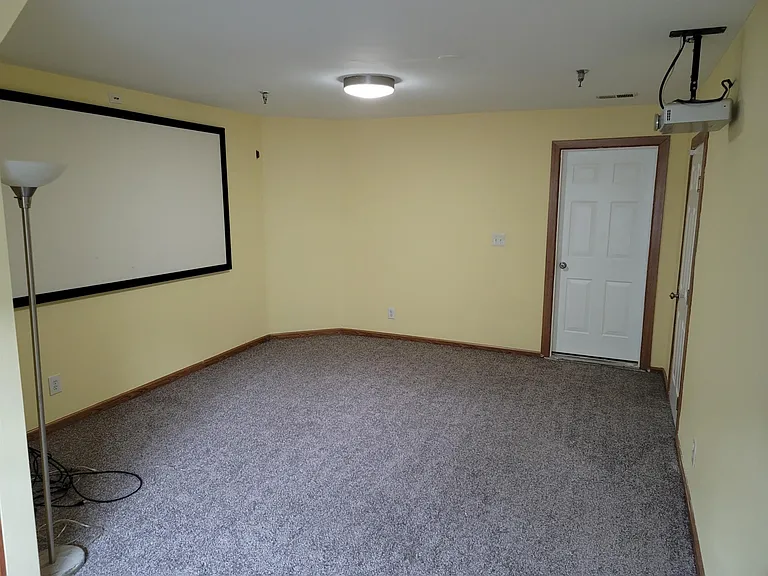 8 McMartin Ct — Photo 17