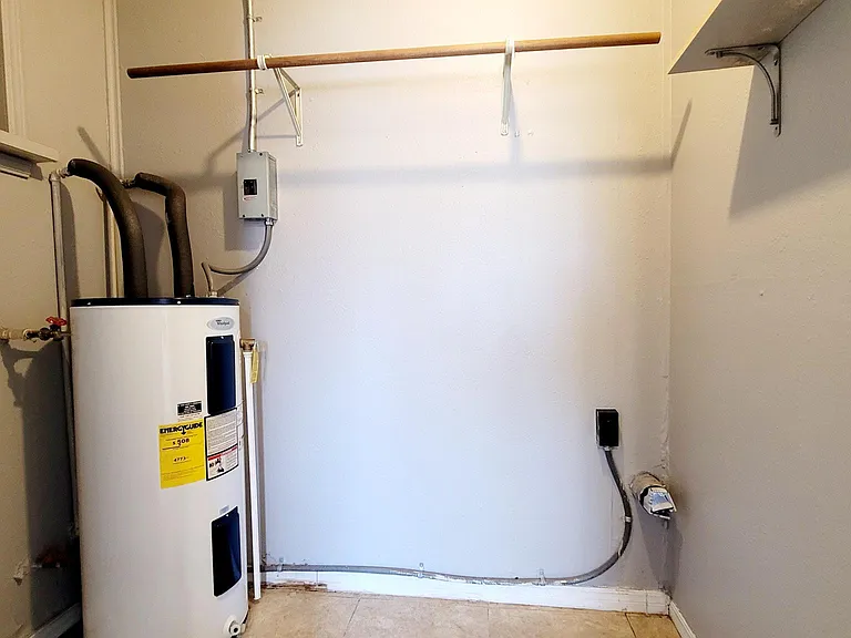 300 E Kittyhawk Dr — Photo 15