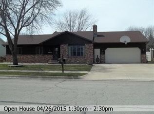 1615 Taylor St, Little Chute, WI 54140