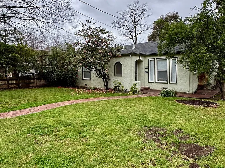 1119 Citrus Ave — Photo 1