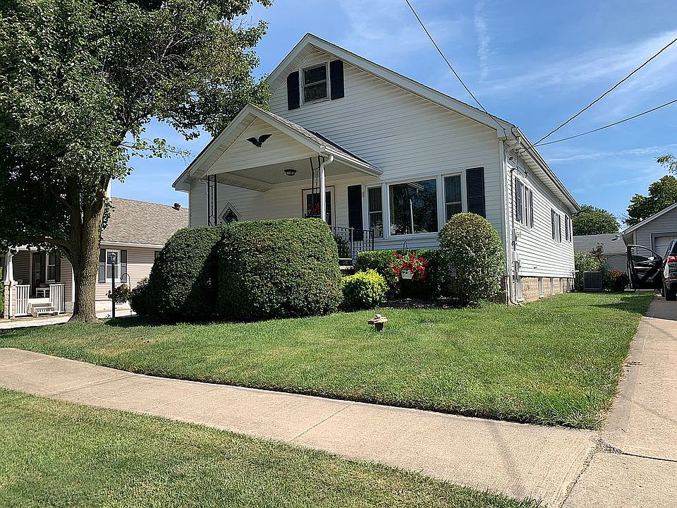 2nd image of 210 E Prairie St