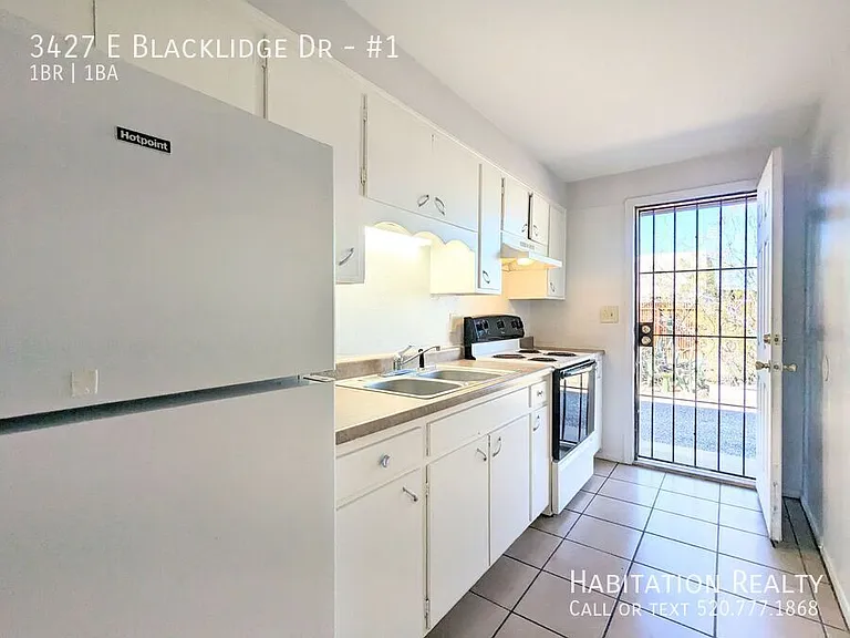 3427 E Blacklidge Dr #1 — Photo 3