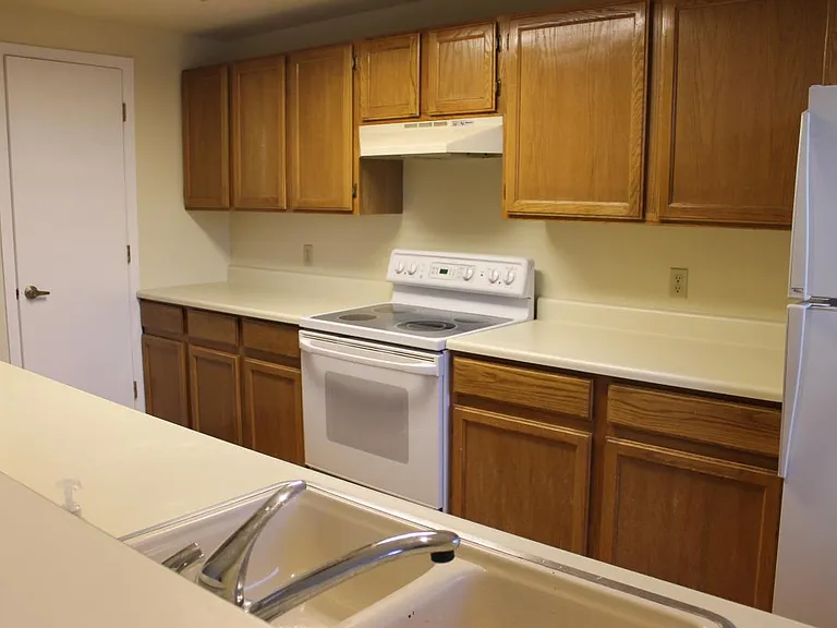 1601 Enfield St — Photo 11