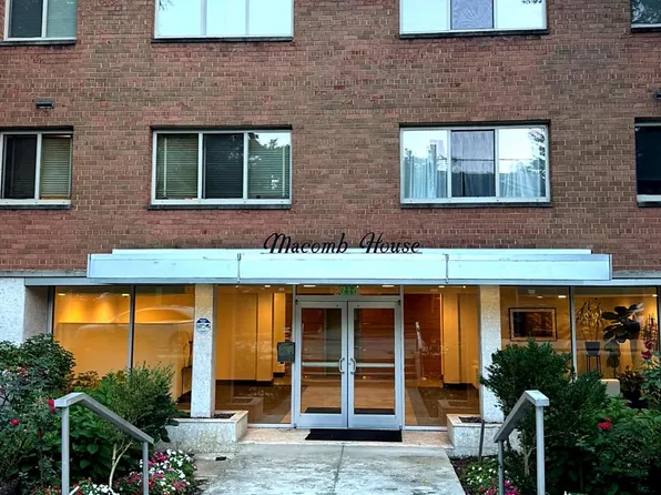 2710 Macomb St NW APT 204, Washington, DC 20008