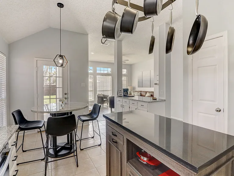 6302 Mount Vernon Dr — Photo 24