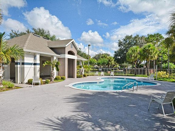 3rd image of 14638 Laguna Beach Cir