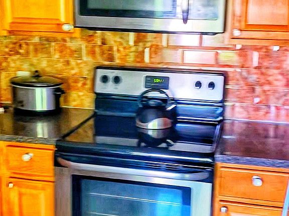 4th image of 135 N High St #3