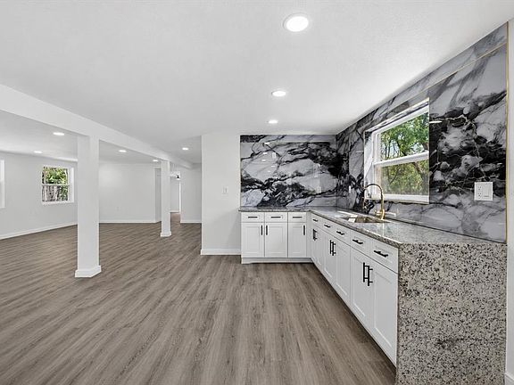 3rd image of 6334 CONGRESS STREET