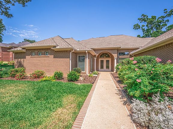 4th image of 1209 Lesley Ln