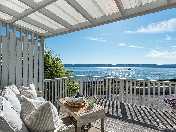 3rd image of 1353 Bythesea Way