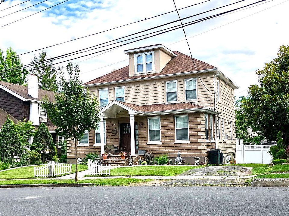 1st image of 18 Bishop St