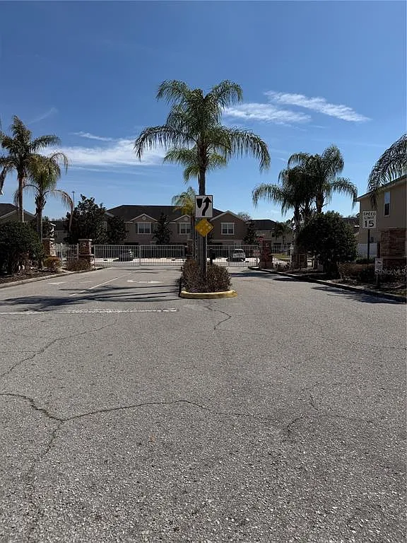4 bed, 3.0 bath, 1742 sqft, $2,375 — Photo 2