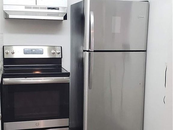4th image of 137 Oakridge J #137