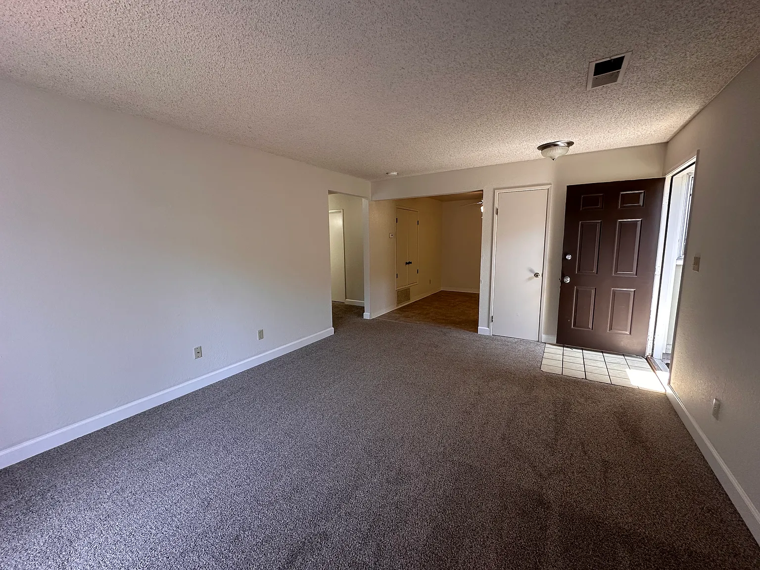 2 bed, 850 sqft, $2,250 — Photo 3