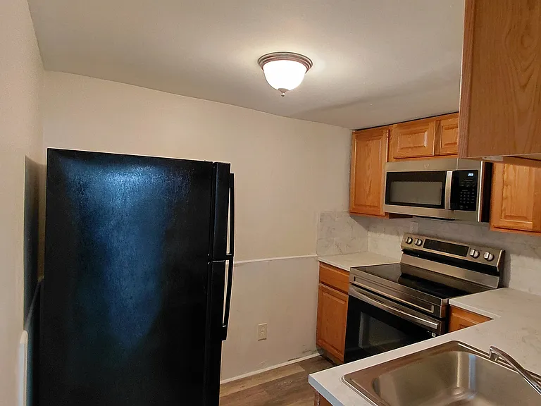 South Main Apartments — Photo 46