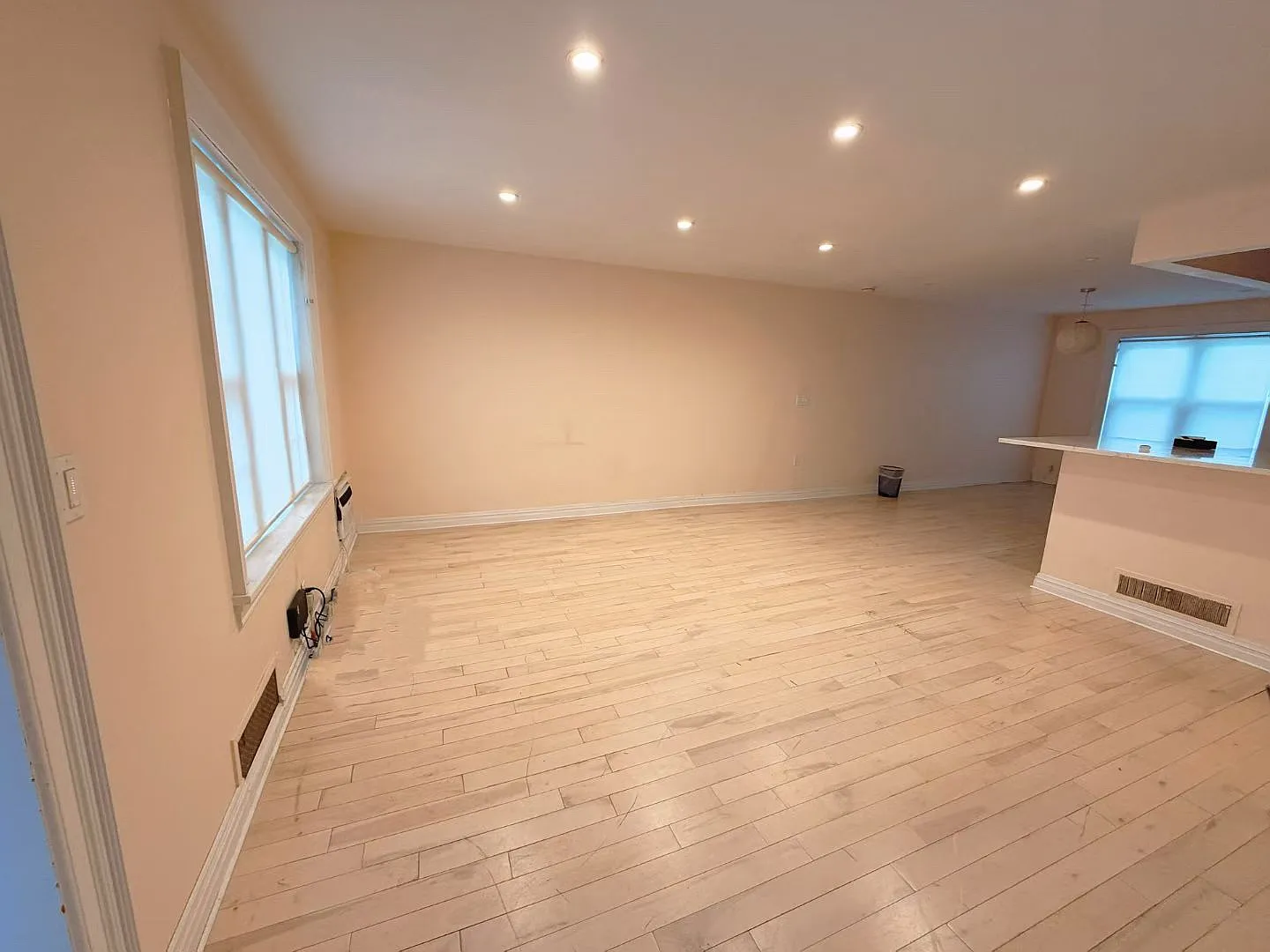 3 bed, 1152 sqft, $3,500 — Photo 1