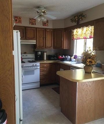 2nd image of 885 Upper Sherman Ave
