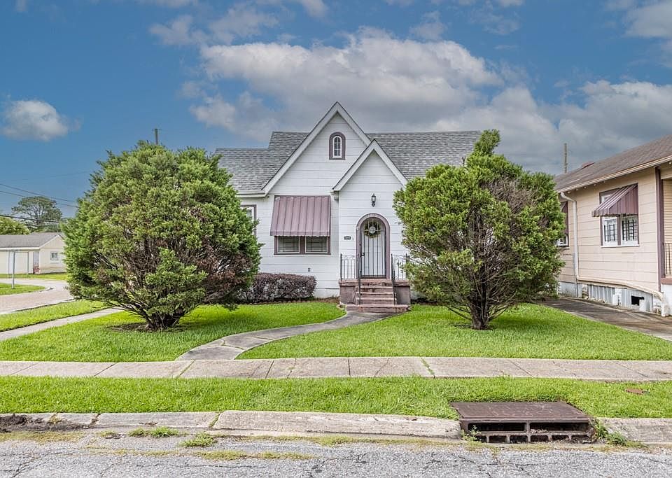 1st image of 3433 Clermont Dr
