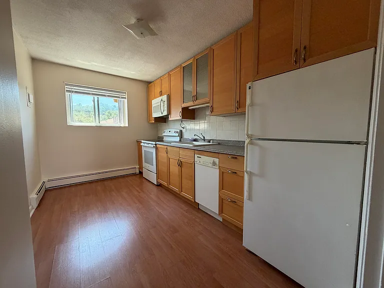 28 Westgate Rd #5 — Photo 2