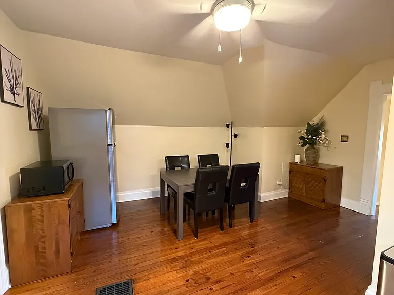 1372 Neil Ave #B — Photo 15