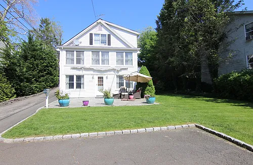 172 Davis Ave #1 Photo 1